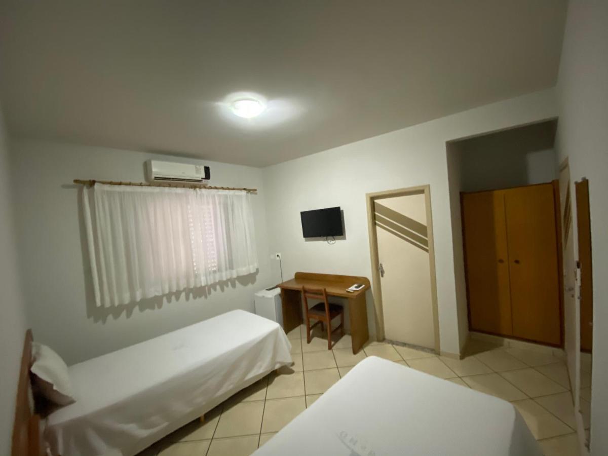 Ônix Hotel Assis Extérieur photo