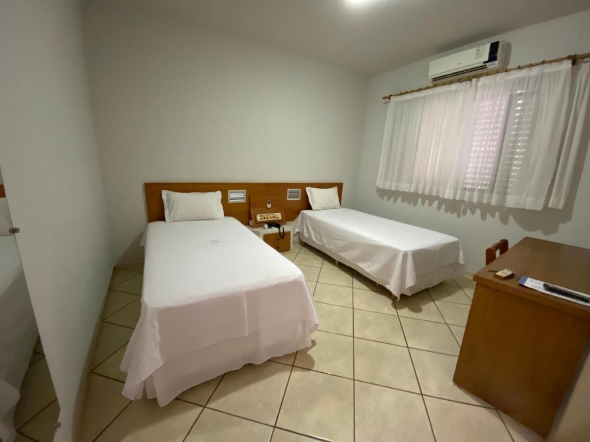 Ônix Hotel Assis Extérieur photo