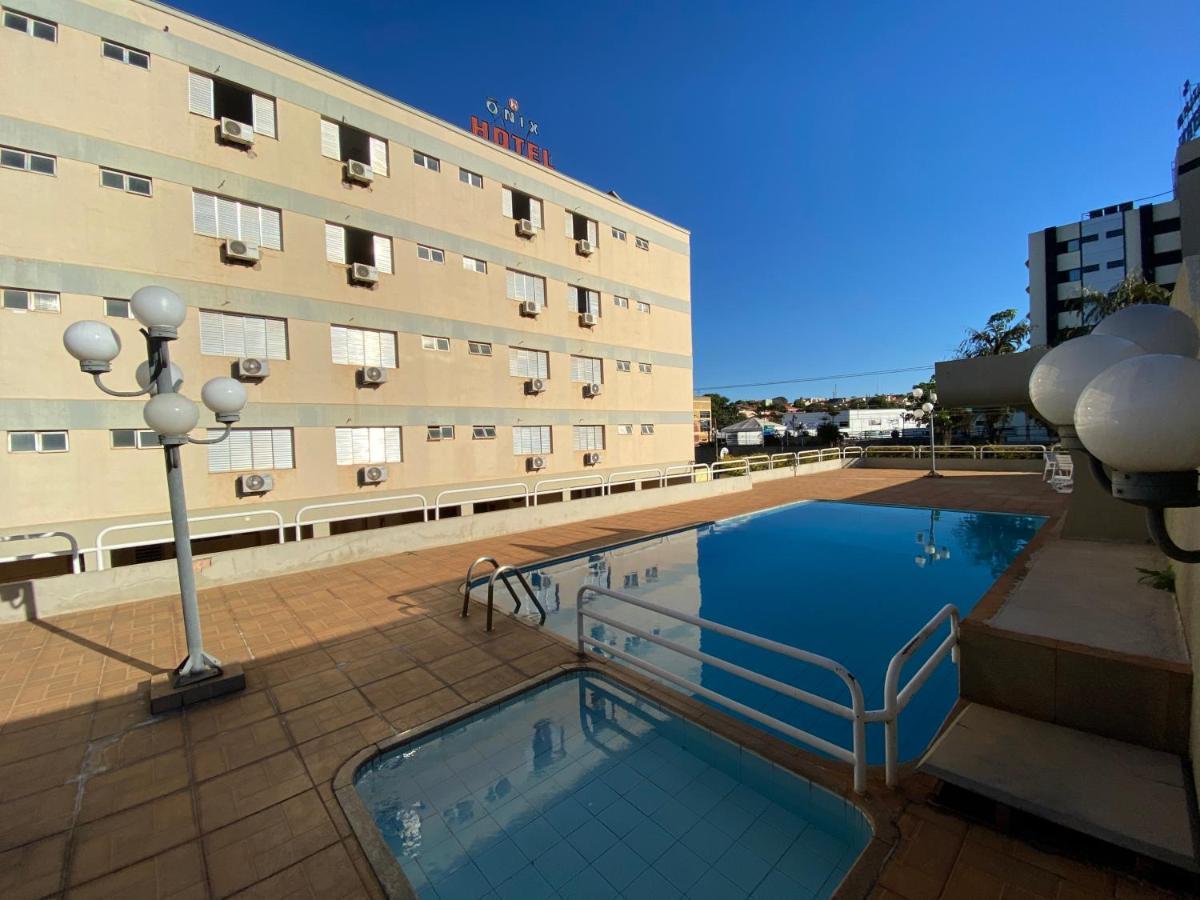 Ônix Hotel Assis Extérieur photo