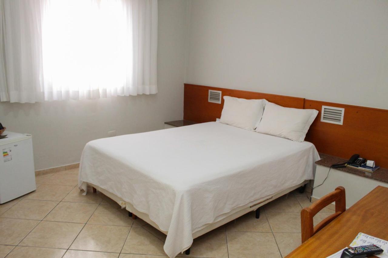 Ônix Hotel Assis Extérieur photo