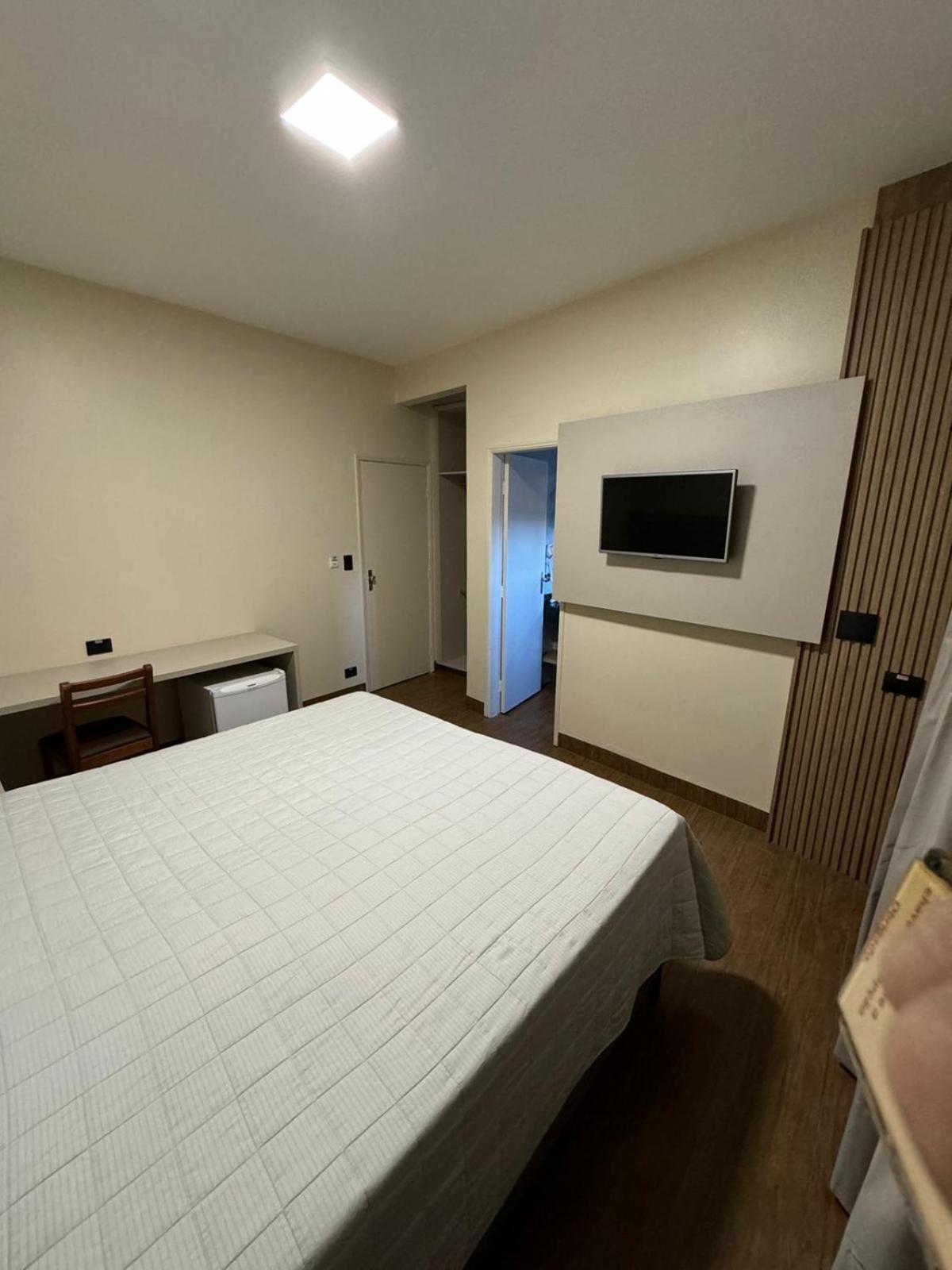 Ônix Hotel Assis Extérieur photo